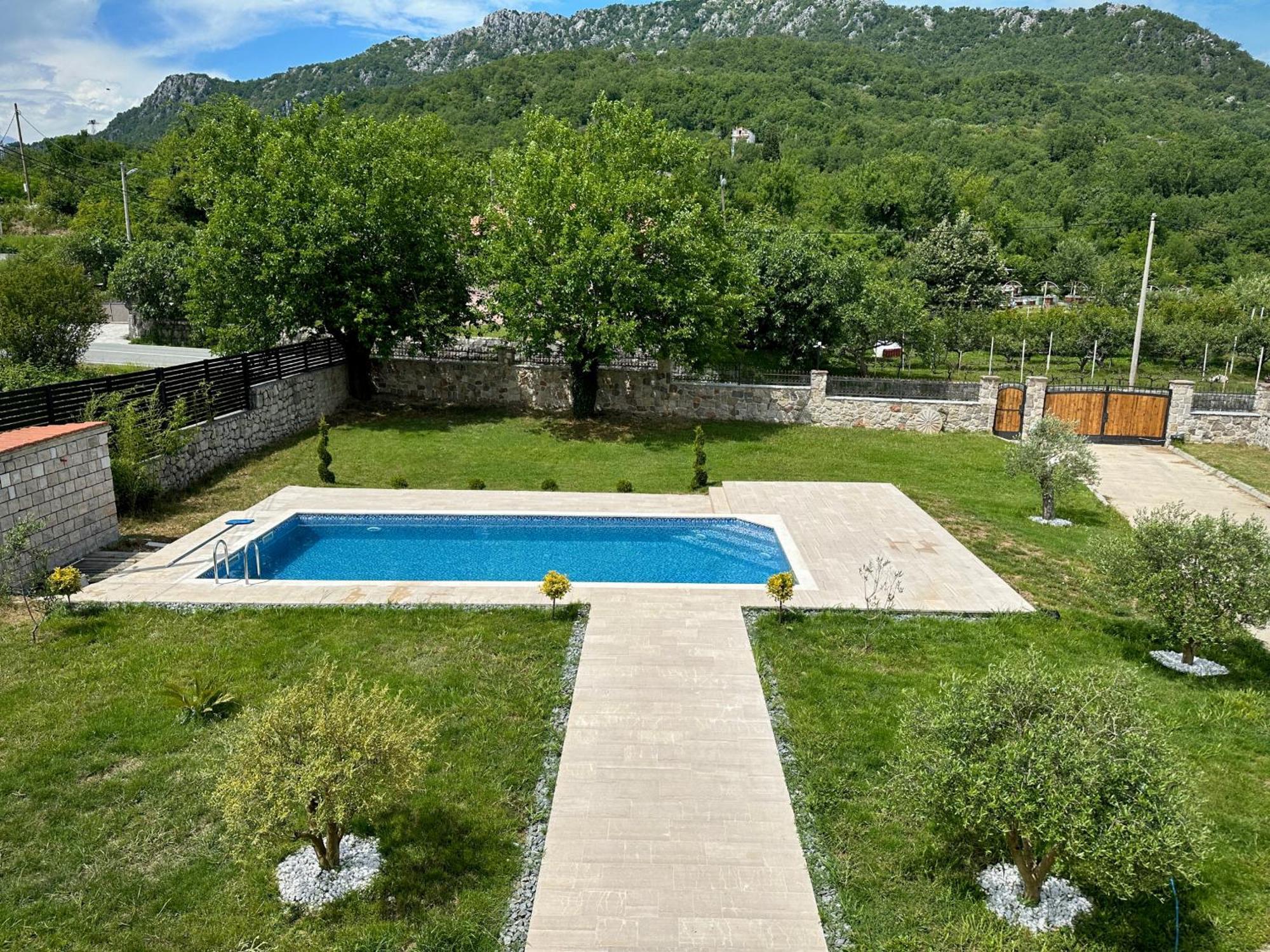 Green House Virpazar Buitenkant foto